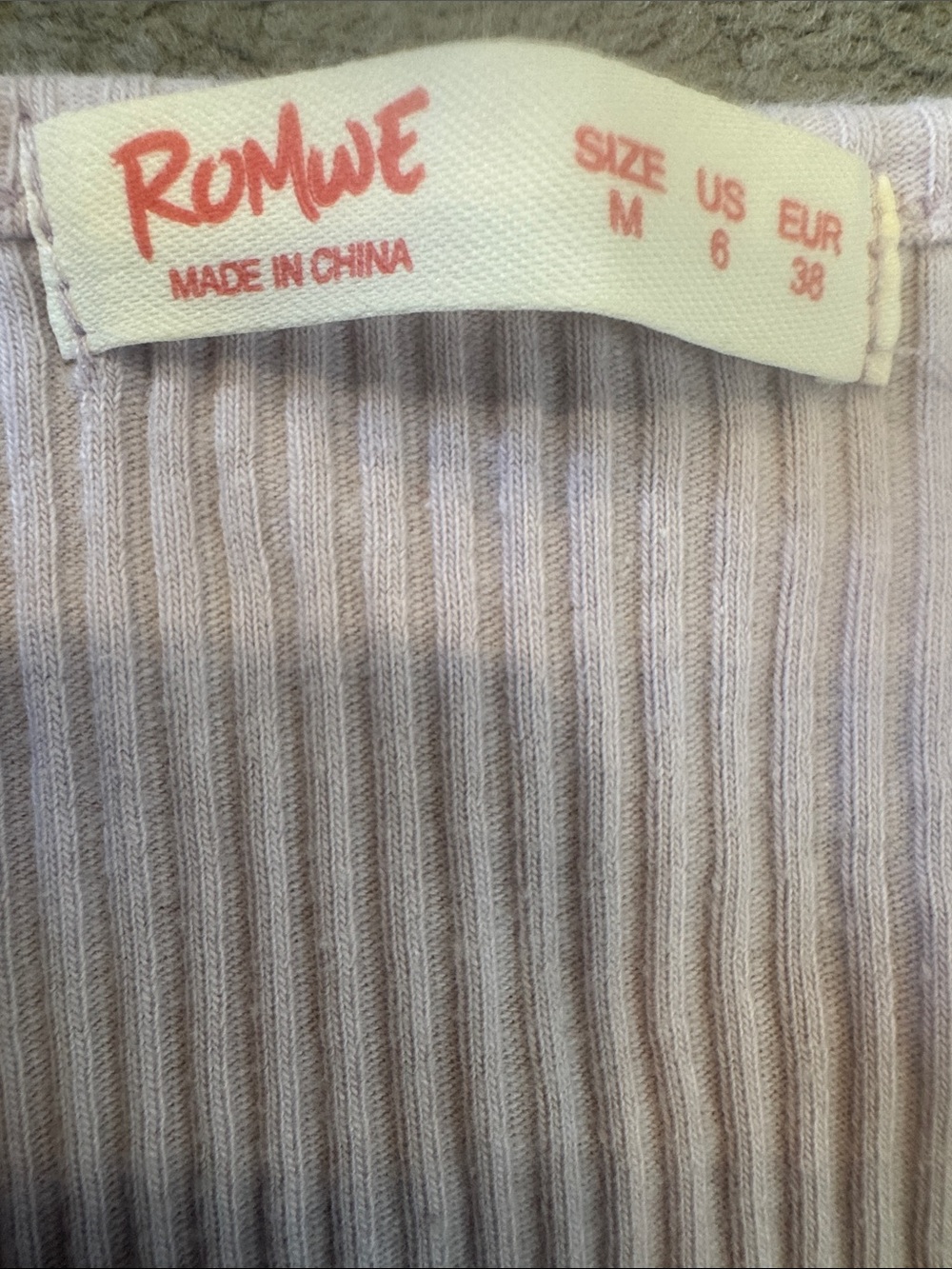 ROMWE Lavender Ribbed V‑Neck Tank - Picture 3 of 3